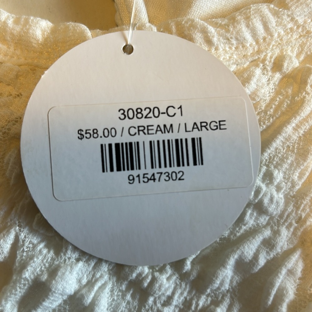 New with tags Kyemi smocked top with keyhole back L - Picture 8 of 8